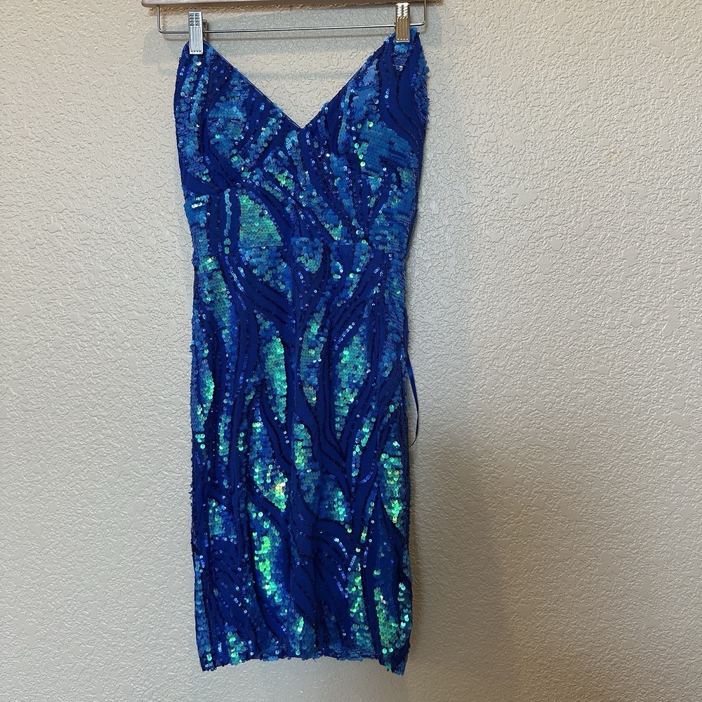 NWT Kitana V-Neck Lace-Up Sequin Formal Dress Windsor Swirl Blue Iridescent Gree